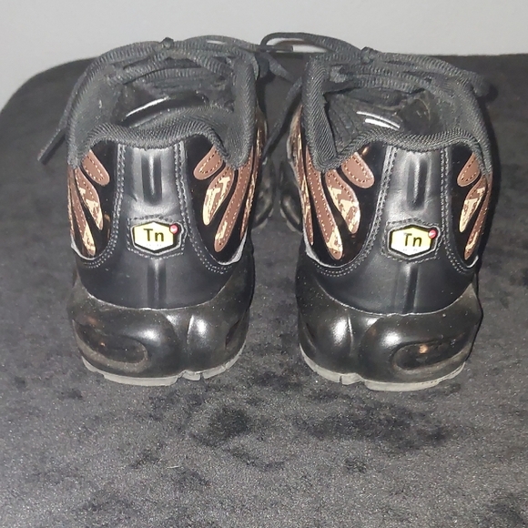 Louis Vuitton Brown and Black Sneakers - Picture 5 of 5